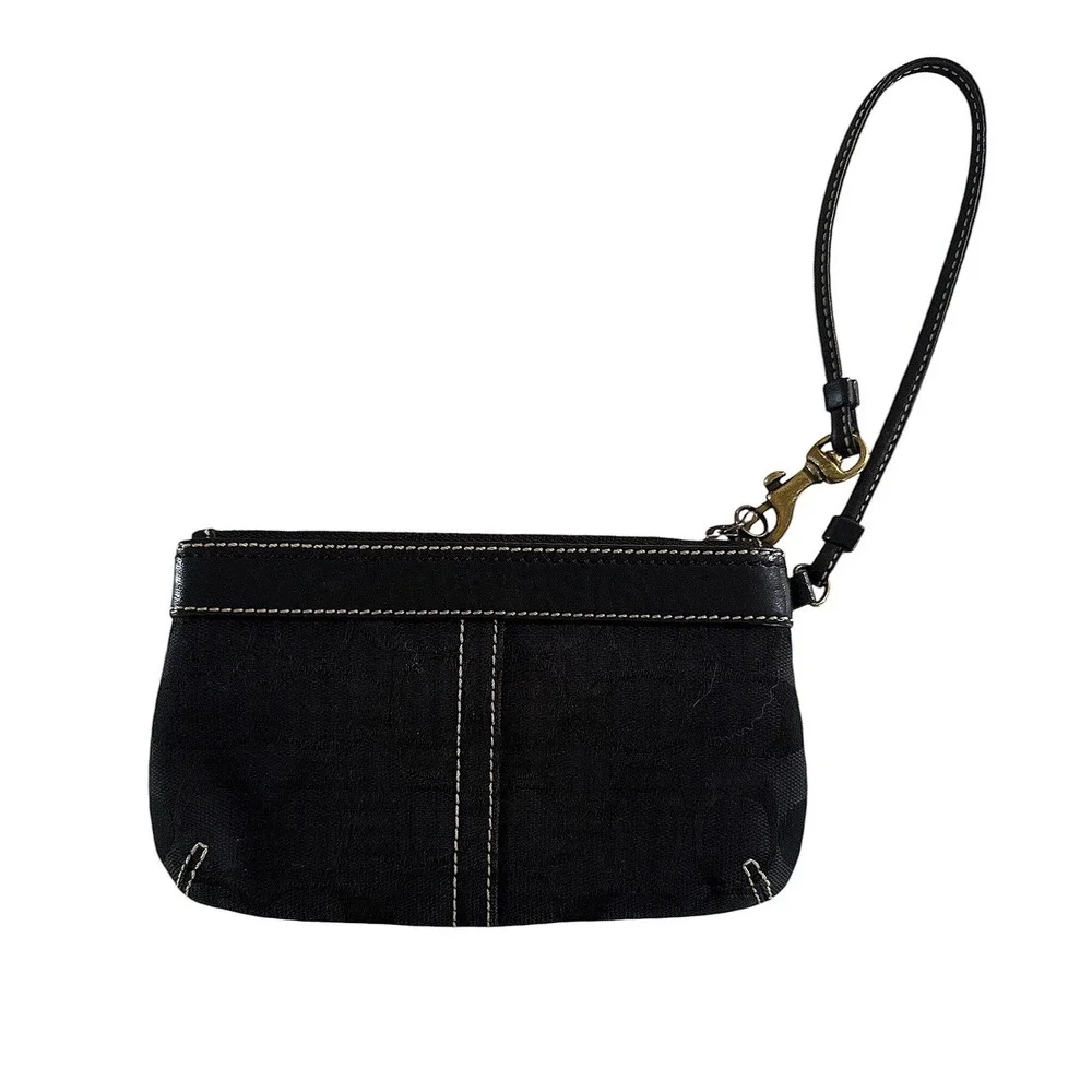 Coach Signature Jacquard‎ Wristlet